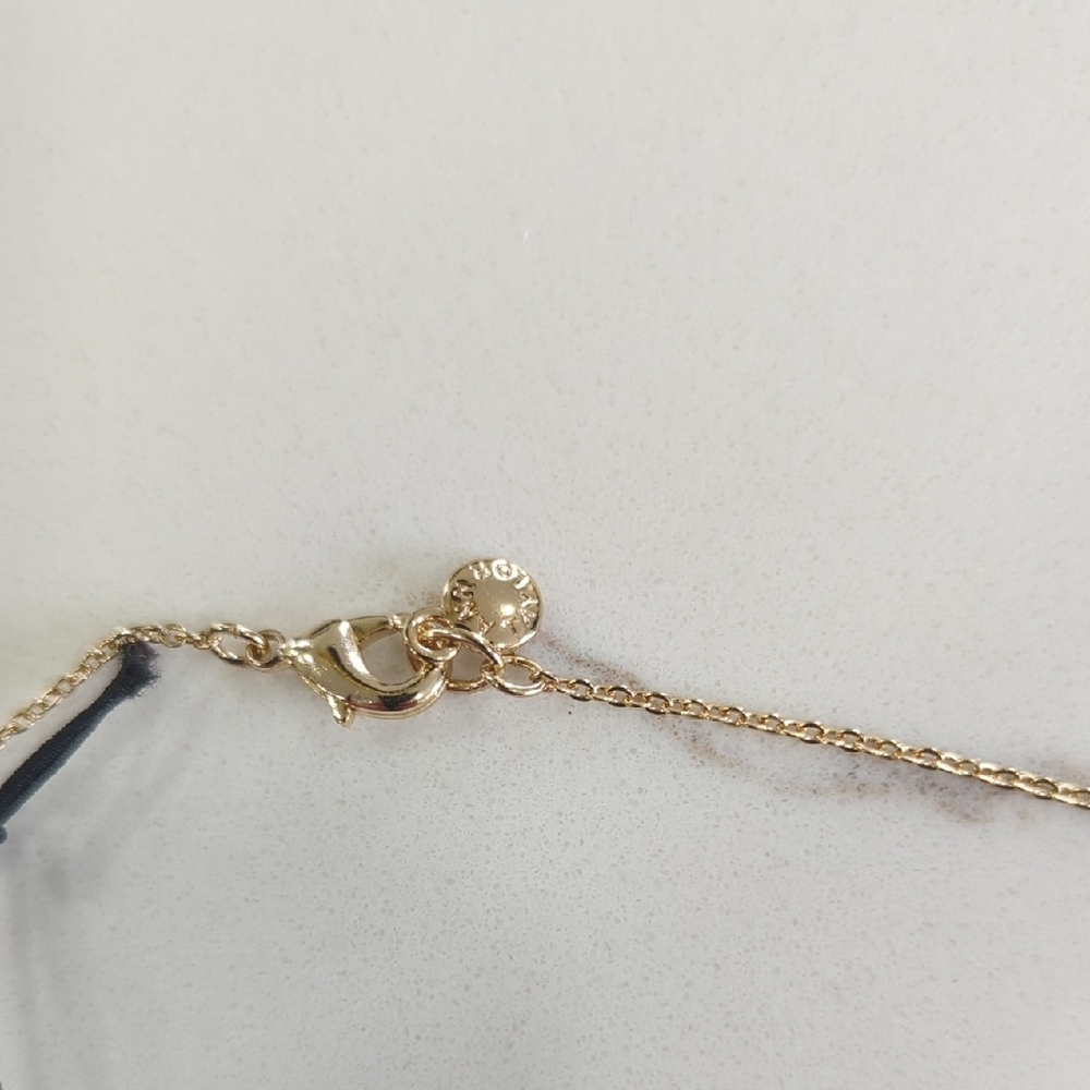 Ann Taylor Gold Oval Pendant Necklace - Picture 3 of 7